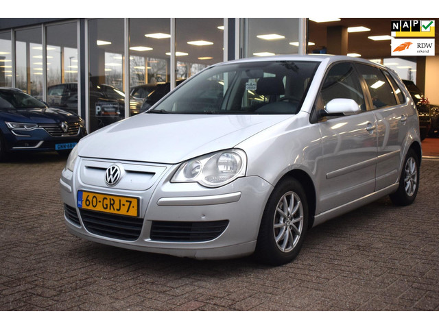 Volkswagen Polo 1.4 TDI Trendline BlueMotion | PARROT CARCIT | AIRCO | NIEUWE APK| NIEUWE BANDEN